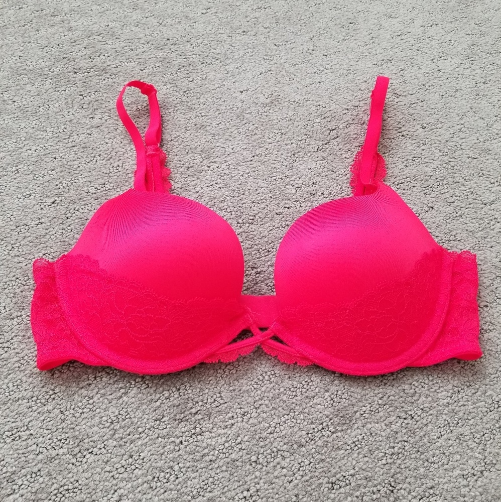 Victoria's Secret Very Sexy Padded Demi Bra in 32C